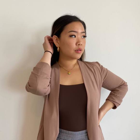 Meet your Posher, Heather - Picture 1 of 1